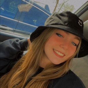 Meet your Posher, Katherine